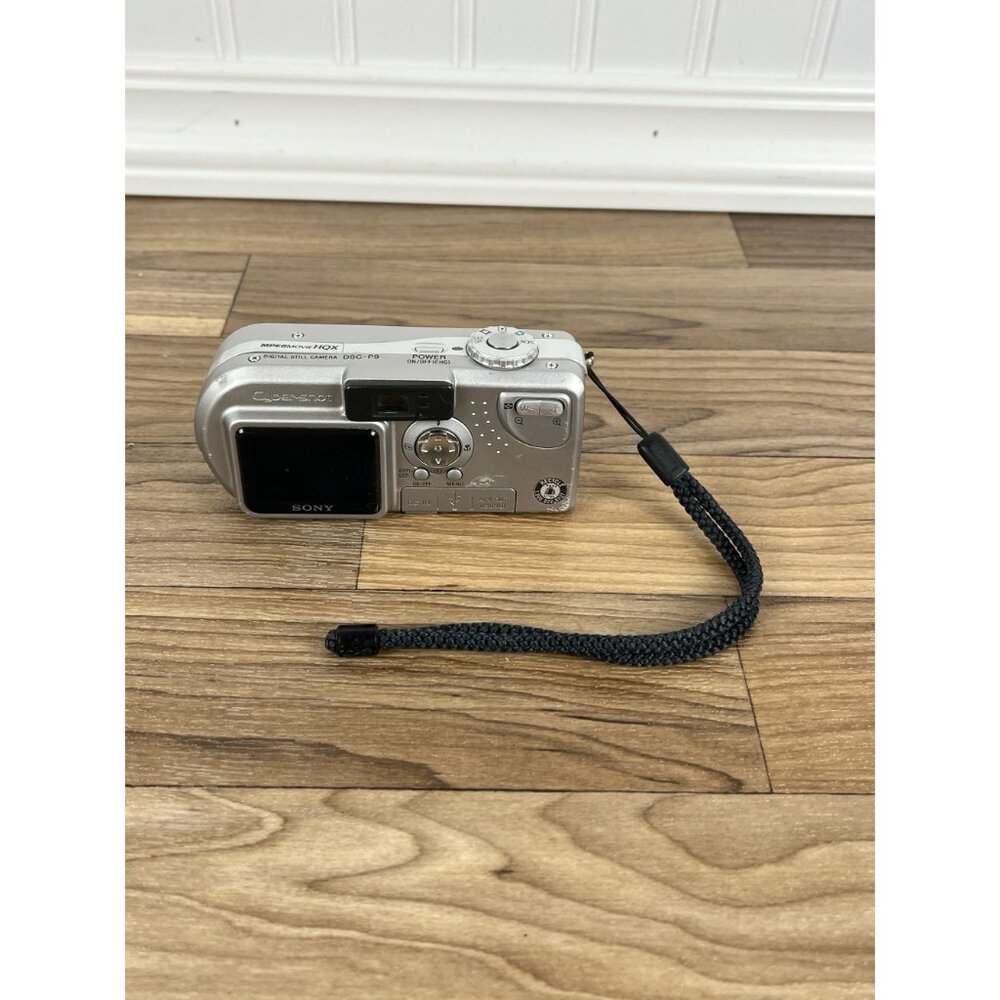 Sony Cyber-shot DSC-P9 4.0MP Digital Camera - Silver No Charger - Picture 4 of 10